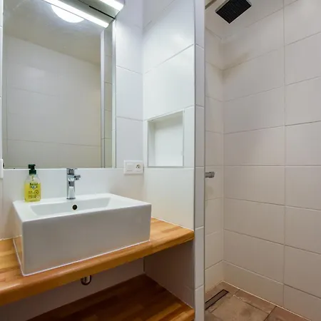 Casa de Férias Pool Escape In Saint-laurent Saint-Laurent-la-Vallee